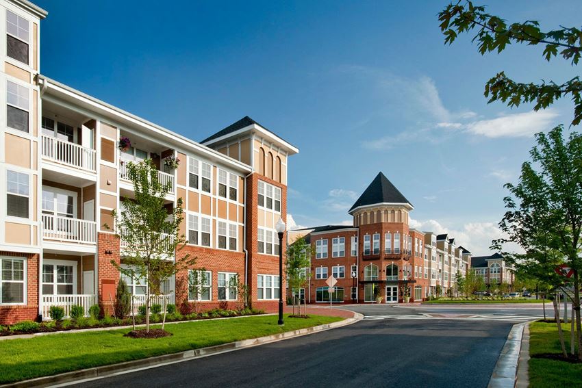 Westchester At The Pavilions Apartments, 3560 Malvern Street, Waldorf